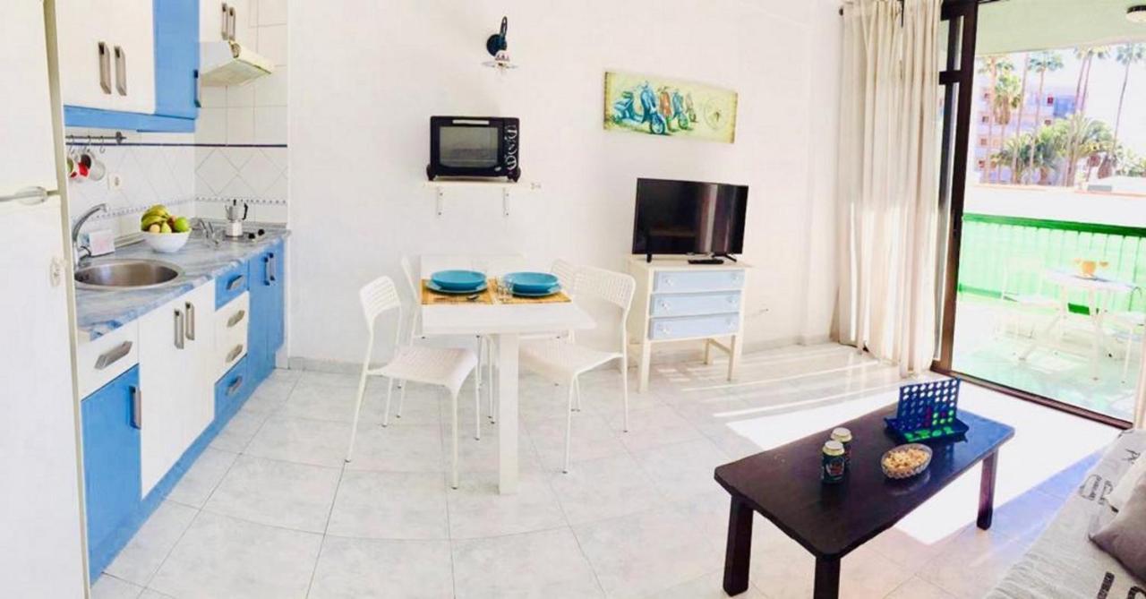 Beach And Pool In Playa De Las Americas Apartment Exterior photo